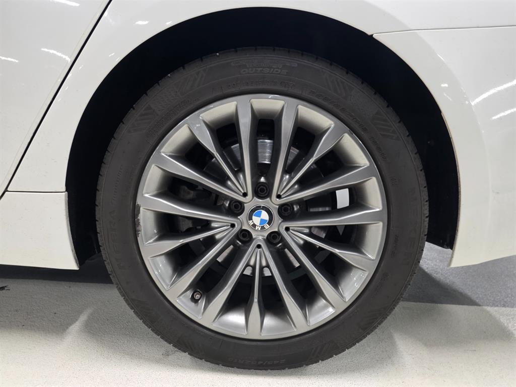 BMW 5 Series - Vista 5