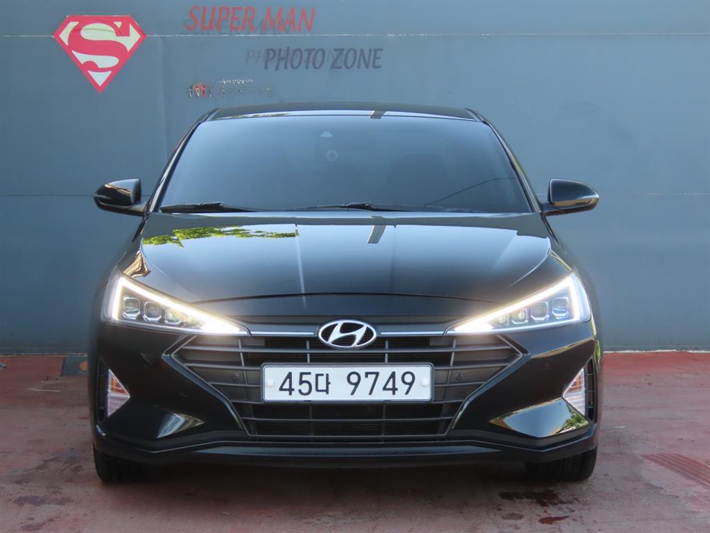 HYUNDAI Avante - Vista 3