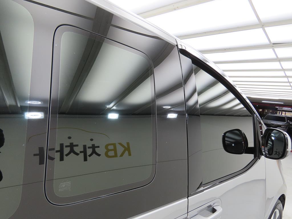 HYUNDAI Staria 2022 Plateado - Importación desde Corea - HF Imports Iquique - Foto 17