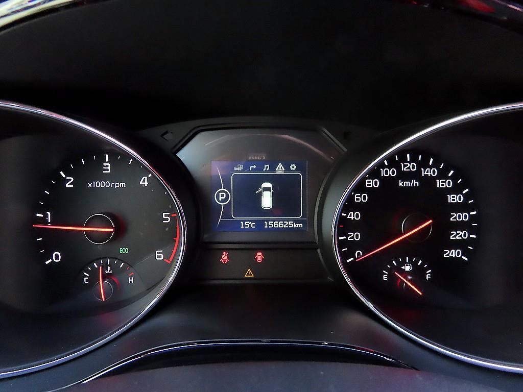 KIA Carnival - Vista 10