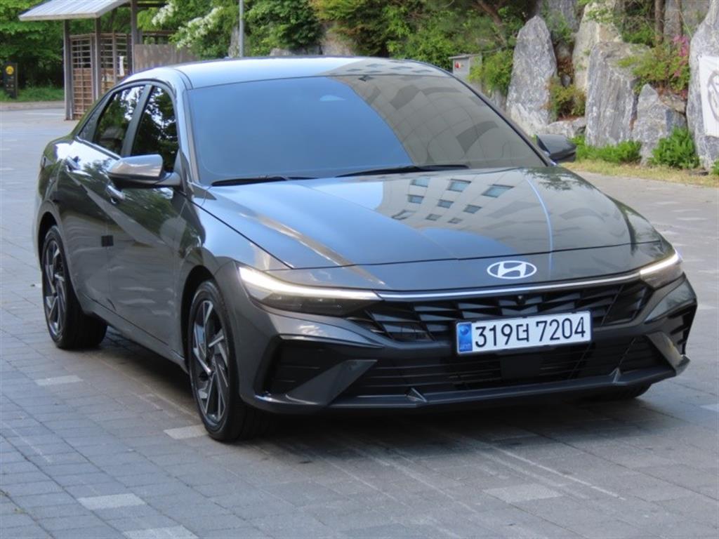HYUNDAI Avante - Vista 3