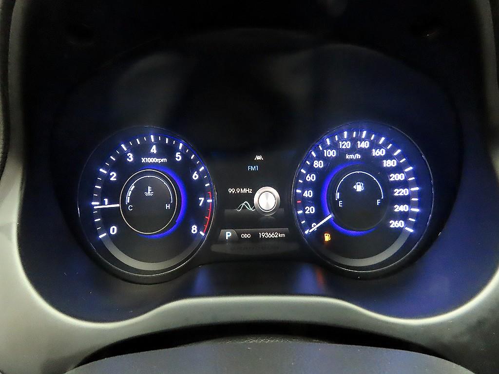 HYUNDAI Grandeur - Vista 6