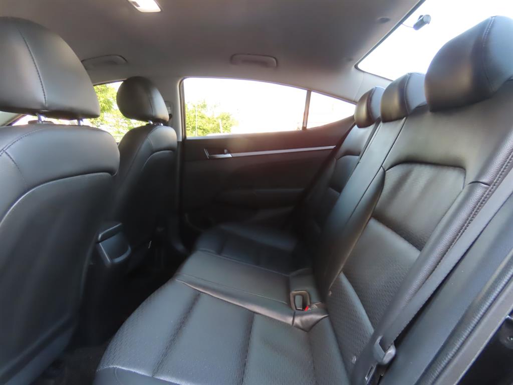 HYUNDAI Avante - Vista 11