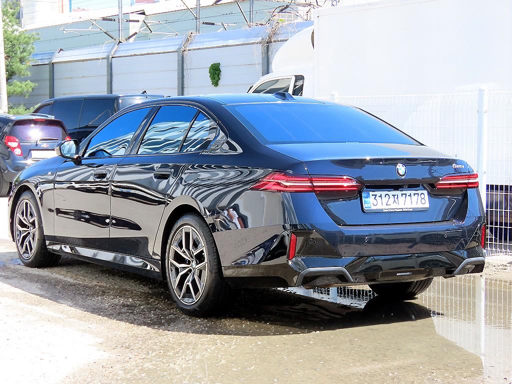 BMW 5 Series - Vista 3