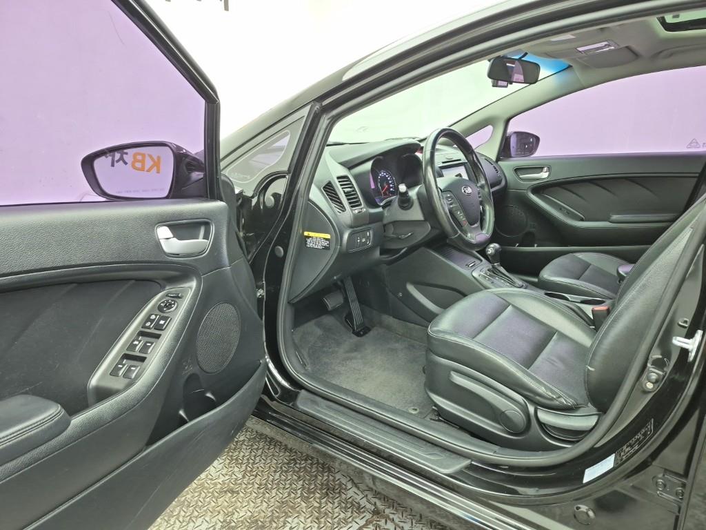 KIA K3 2013 Negro - Importación desde Corea - HF Imports Iquique - Foto 17