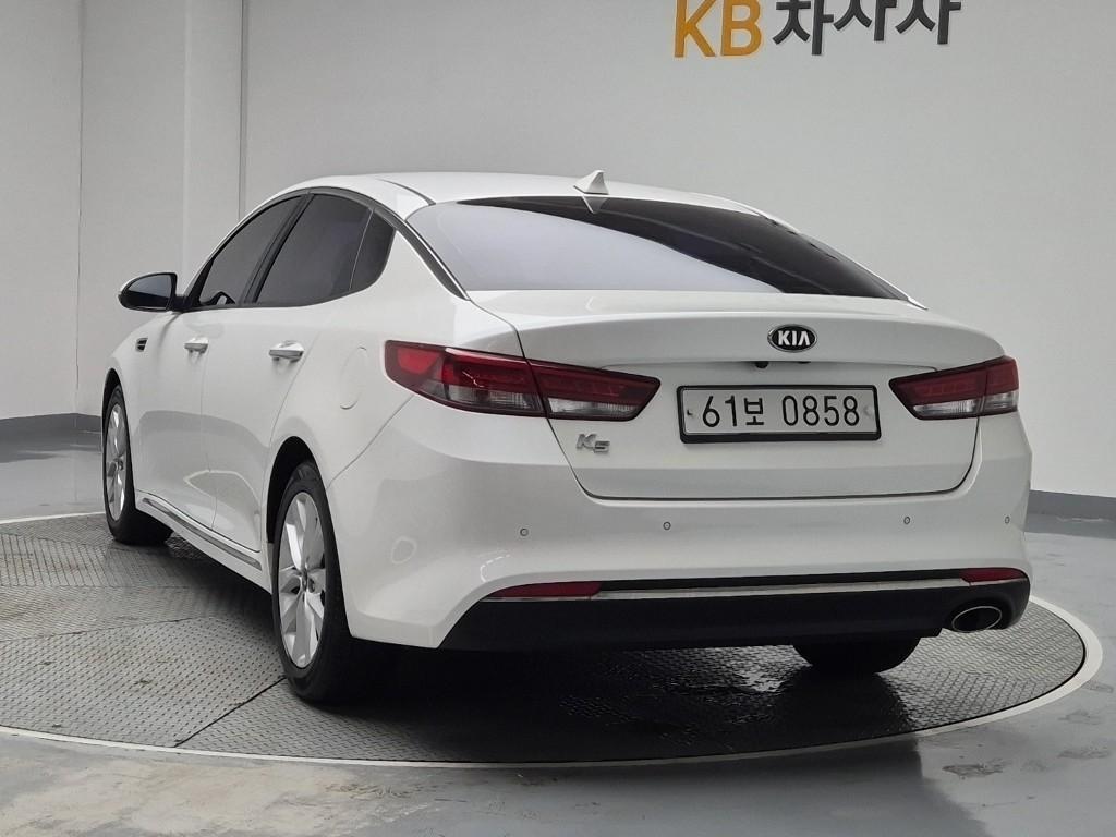 KIA K5 - Vista 2