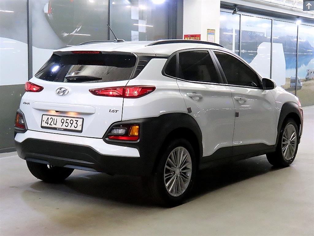 HYUNDAI Kona - Vista 4