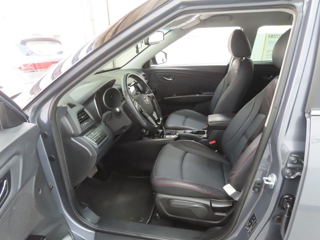 Ssangyong Tivoli - Vista 5