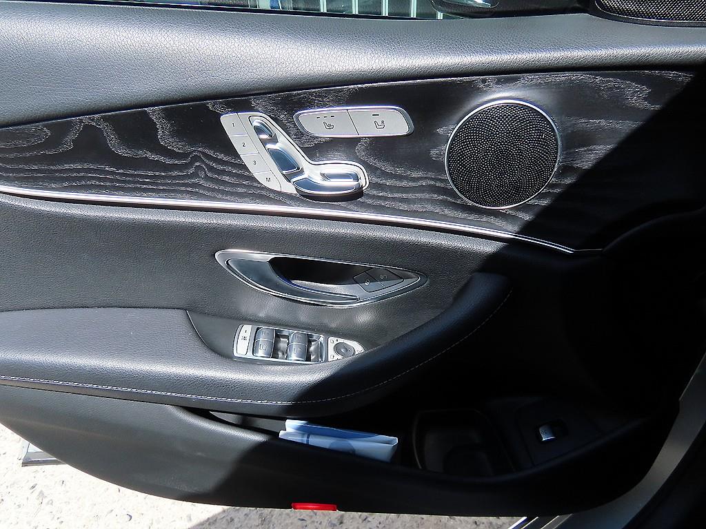 Mercedes Benz E class - Vista 12