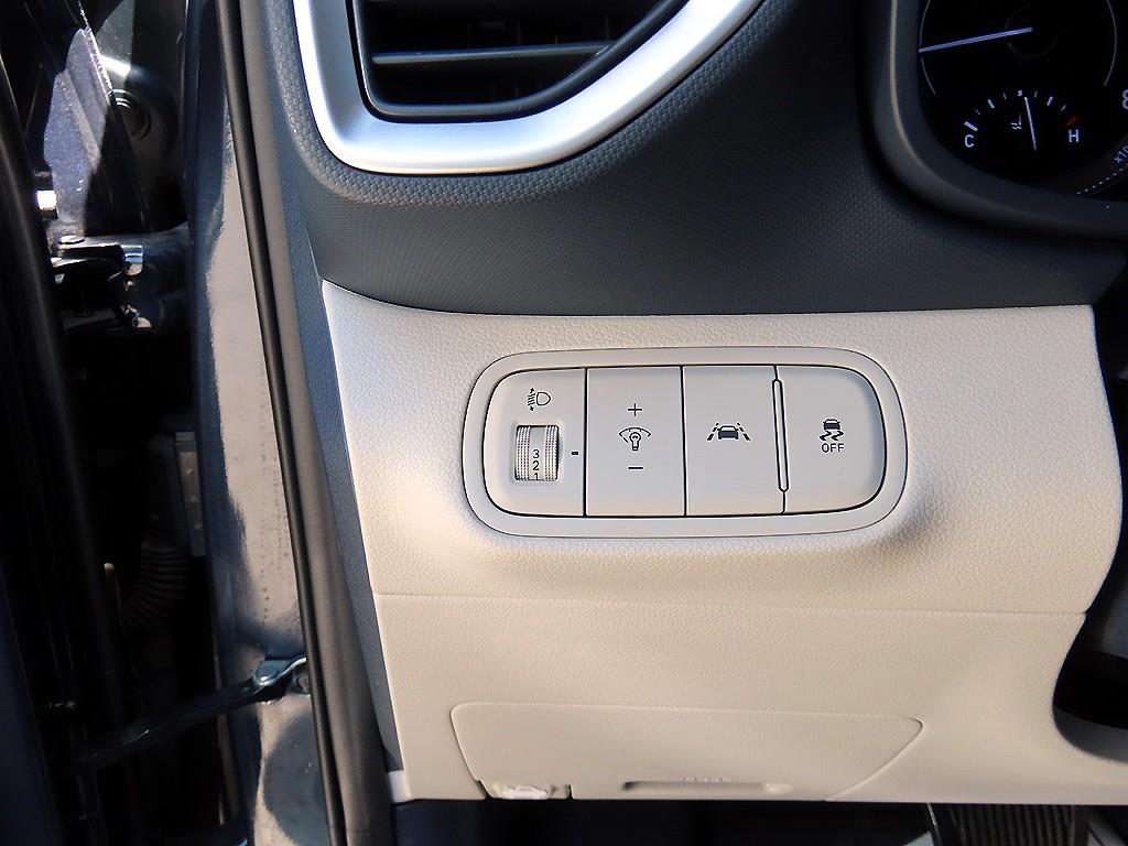 HYUNDAI Venue - Vista 12