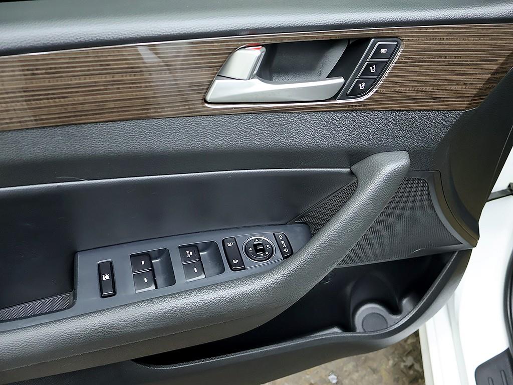 HYUNDAI Sonata 2018 Blanco - Importación desde Corea - HF Imports Iquique - Foto 13