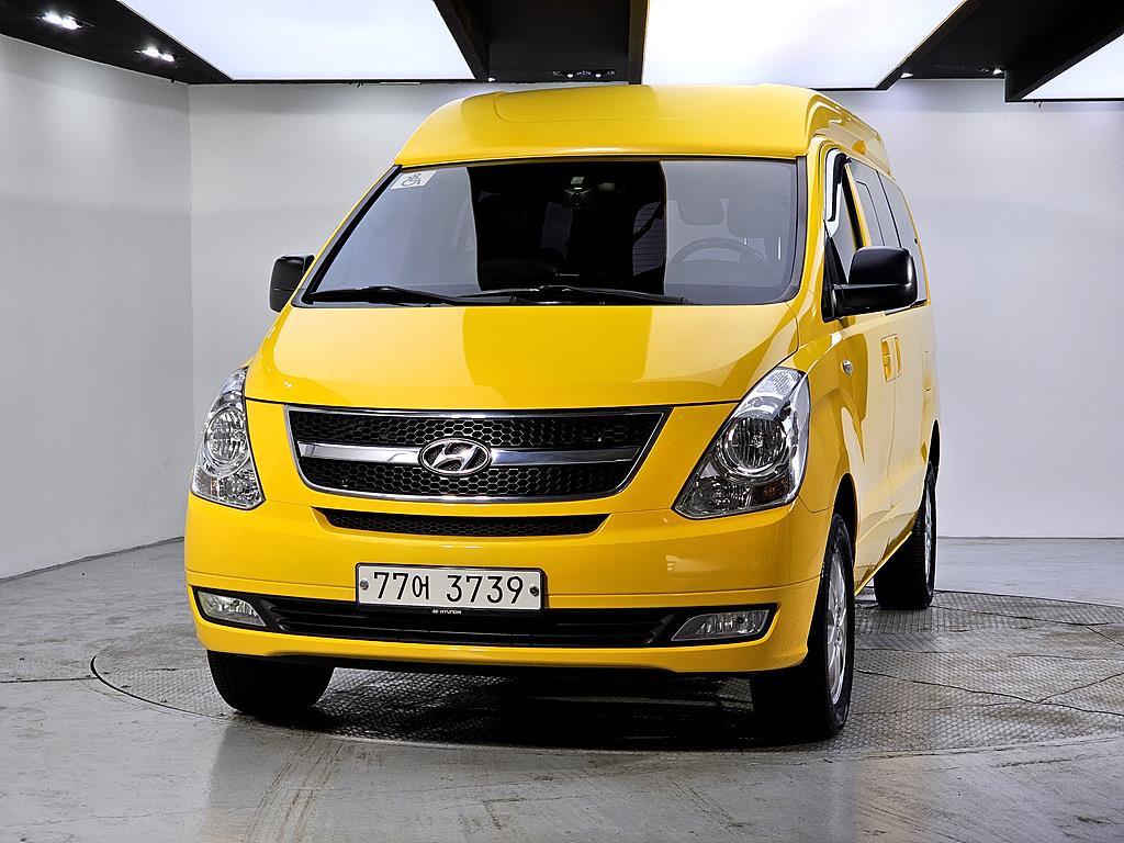HYUNDAI Starex - Vista 2