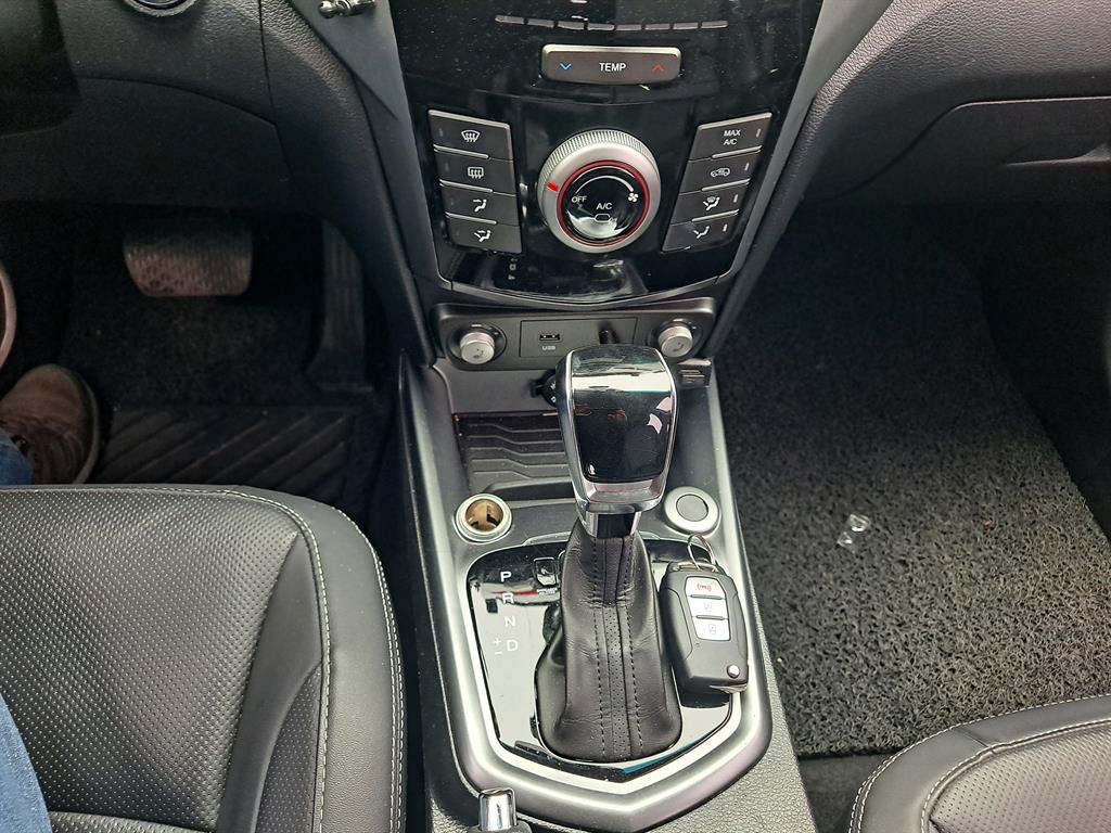 Ssangyong Tivoli - Vista 9