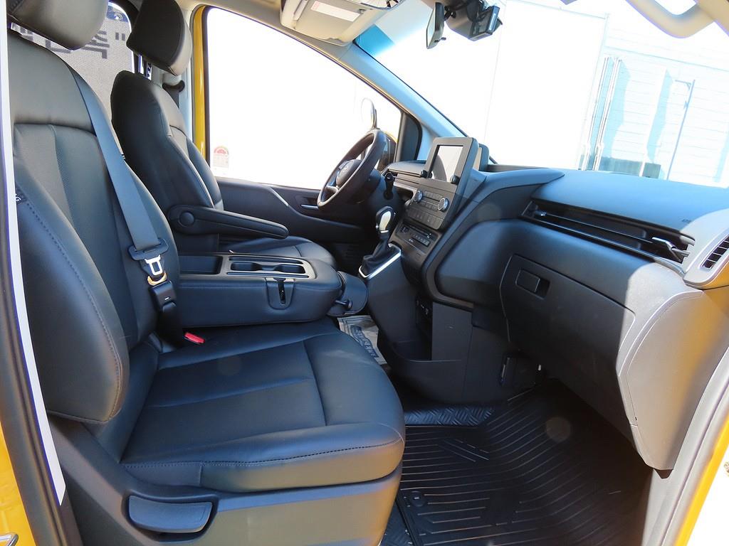 HYUNDAI Staria - Vista 6