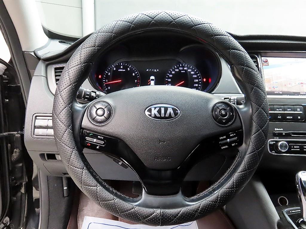 KIA K9 - Vista 9