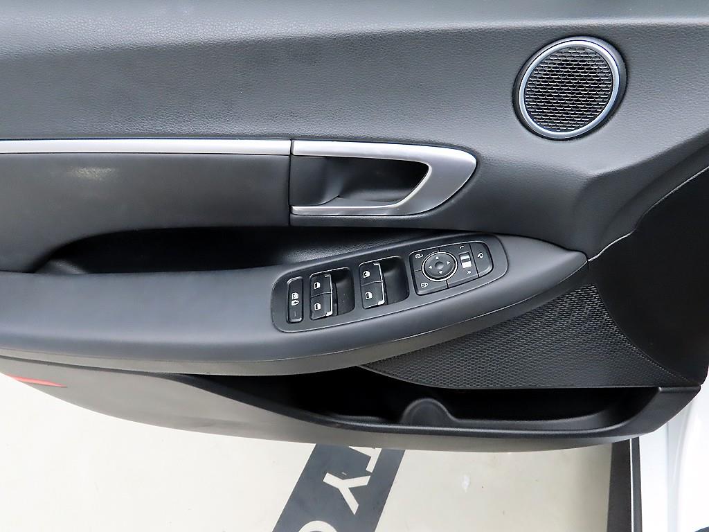 HYUNDAI Sonata - Vista 11