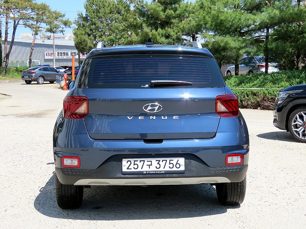 HYUNDAI Venue - Vista 4