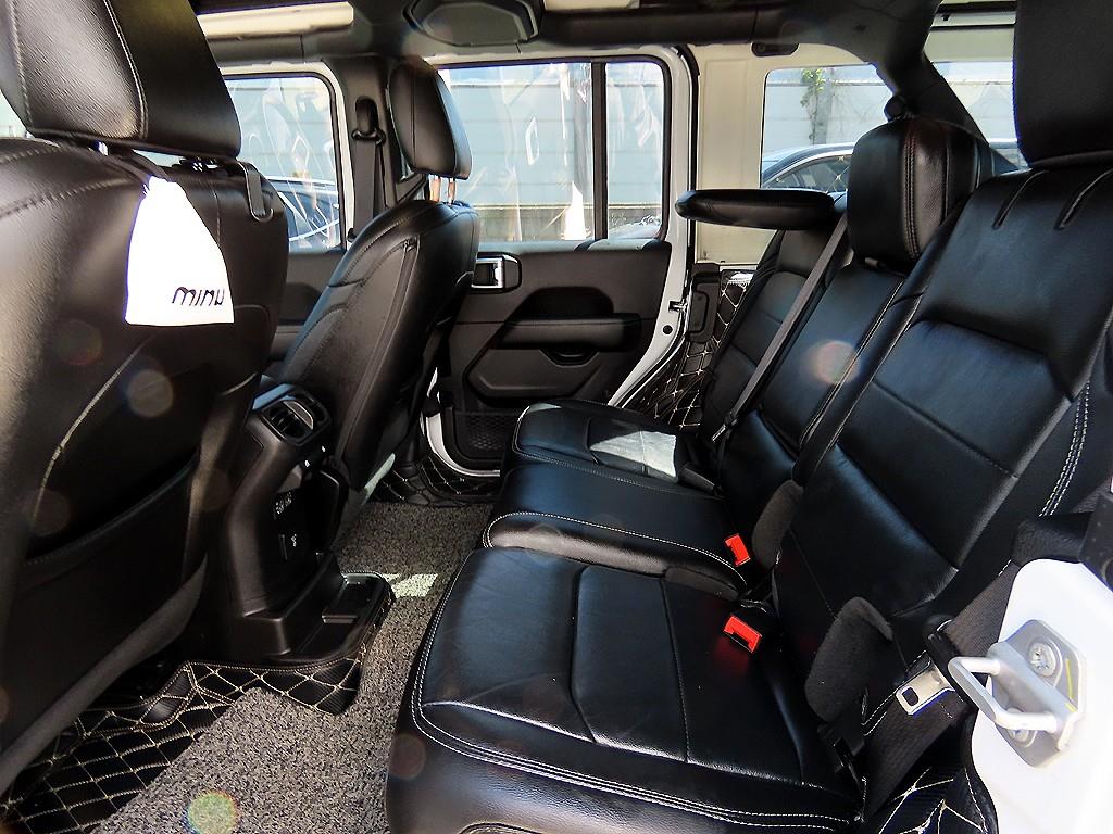 Jeep Wrangler - Vista 6