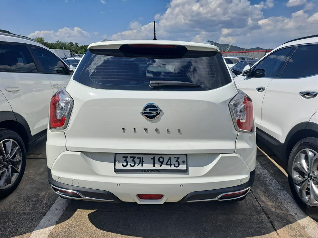 Ssangyong Tivoli - Vista 4