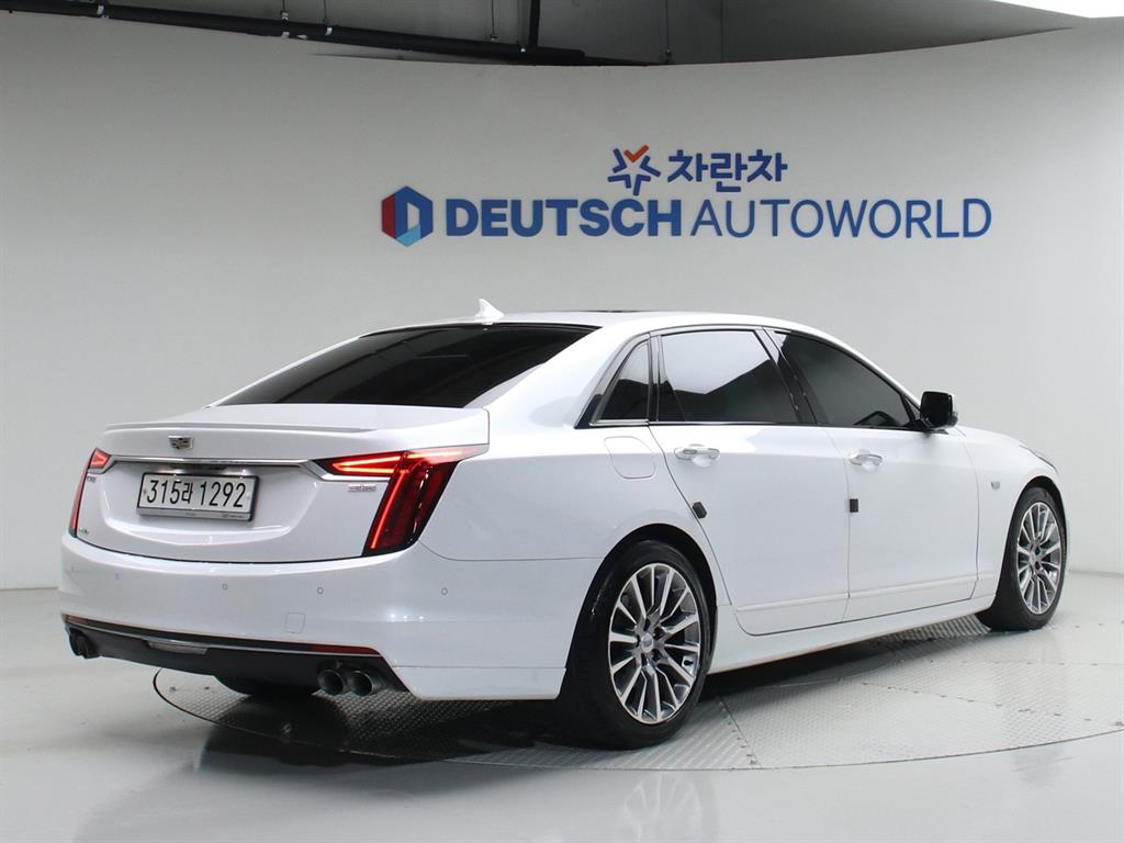 Cadillac CT6 - Vista 2