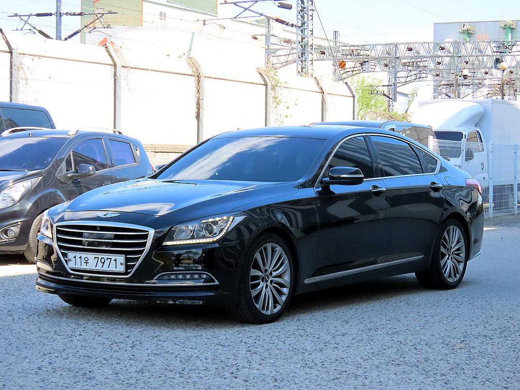 HYUNDAI Genesis - Vista 2