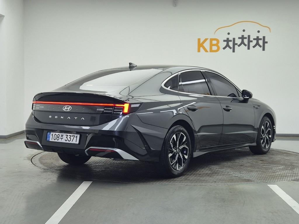 HYUNDAI Sonata - Vista 4