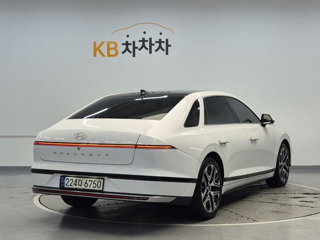 HYUNDAI Grandeur - Vista 4