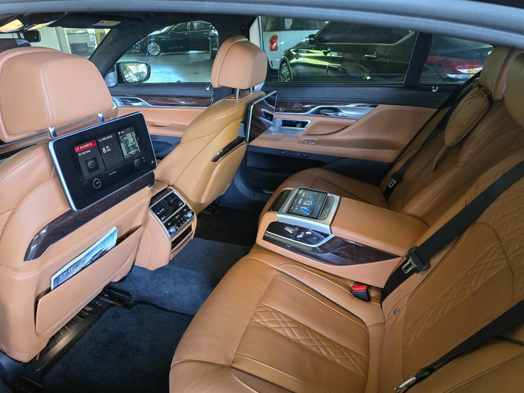 BMW 7 Series - Vista 9