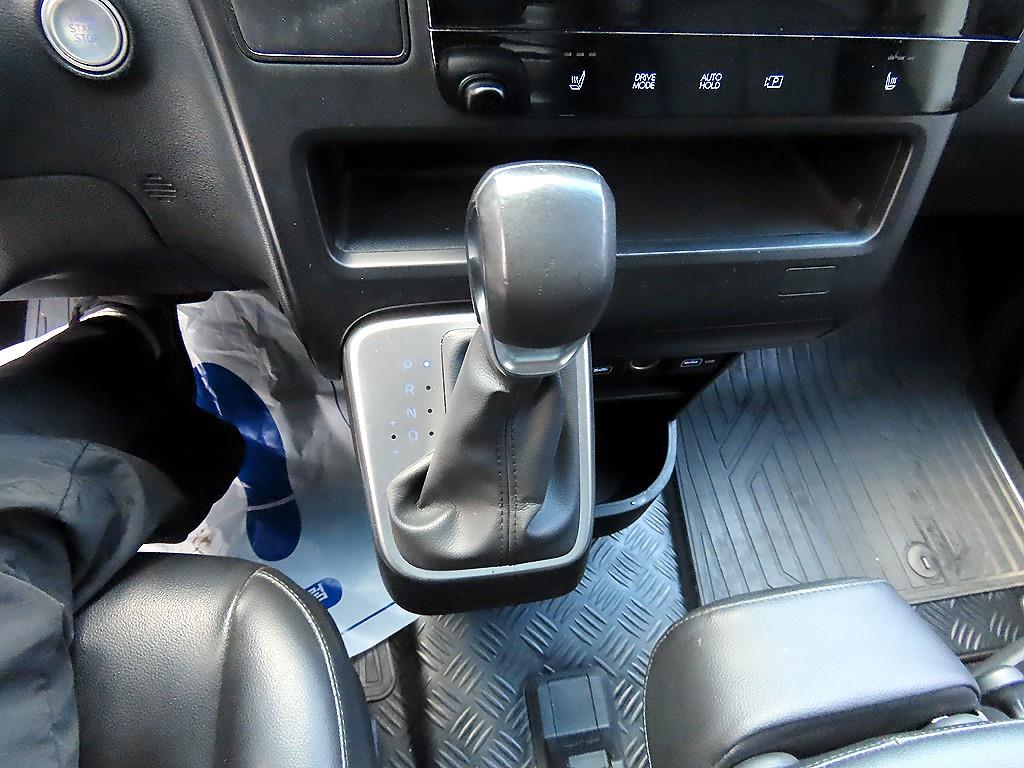 HYUNDAI Staria - Vista 10