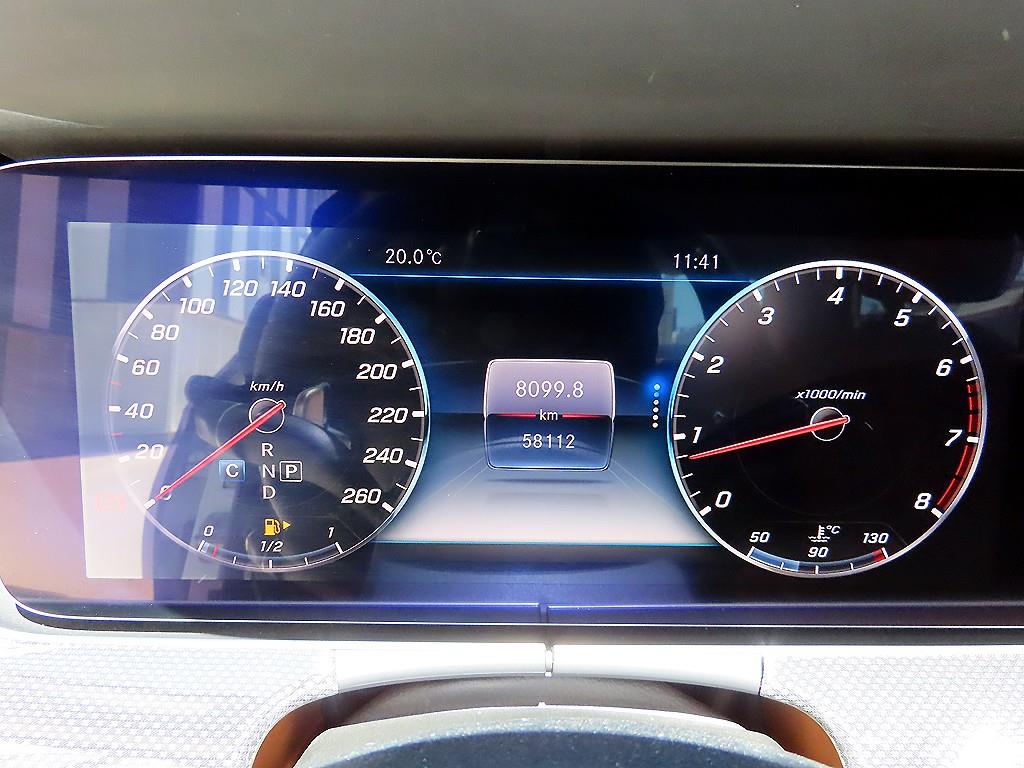 Mercedes Benz E class - Vista 9