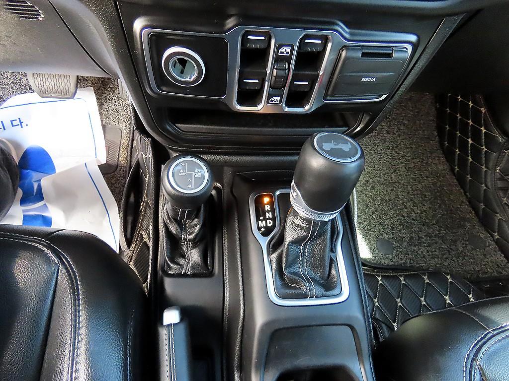 Jeep Wrangler - Vista 10