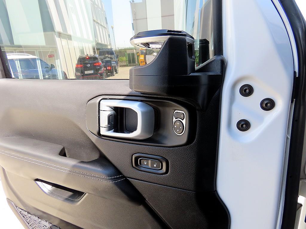 Jeep Wrangler - Vista 11