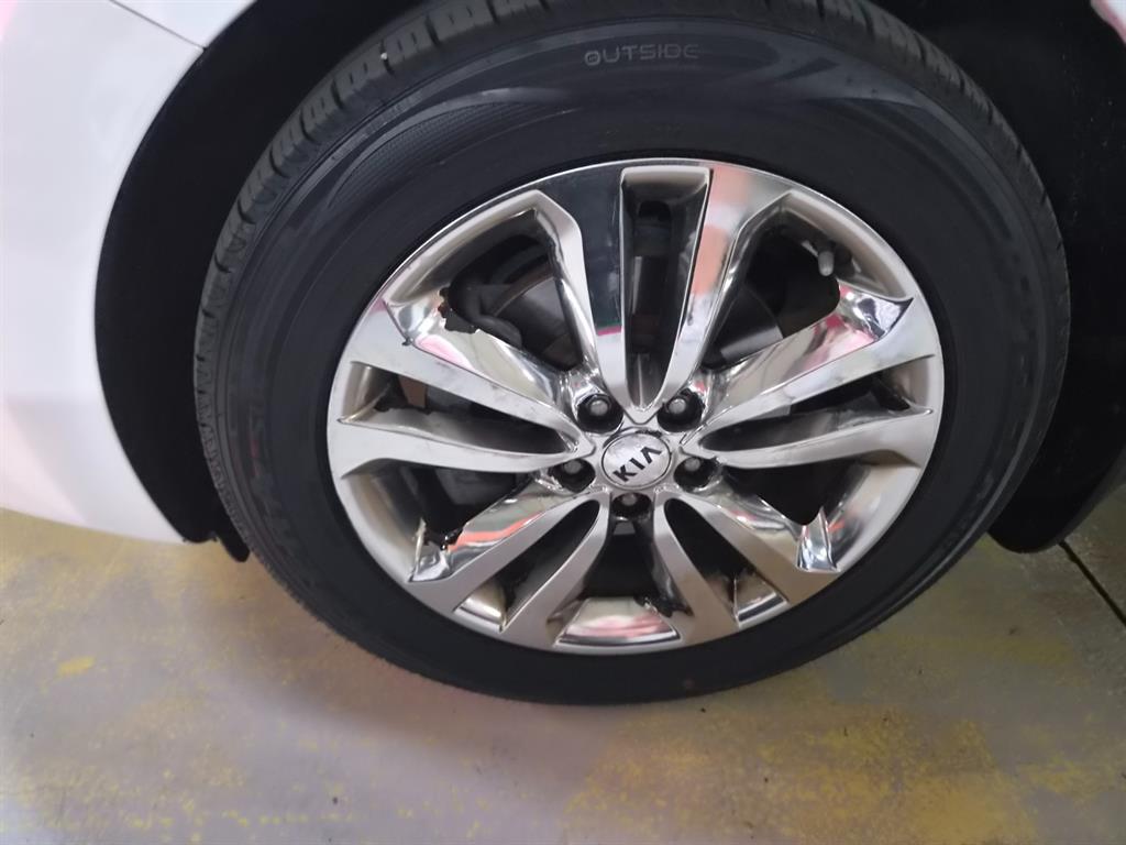 KIA Carnival - Vista 5