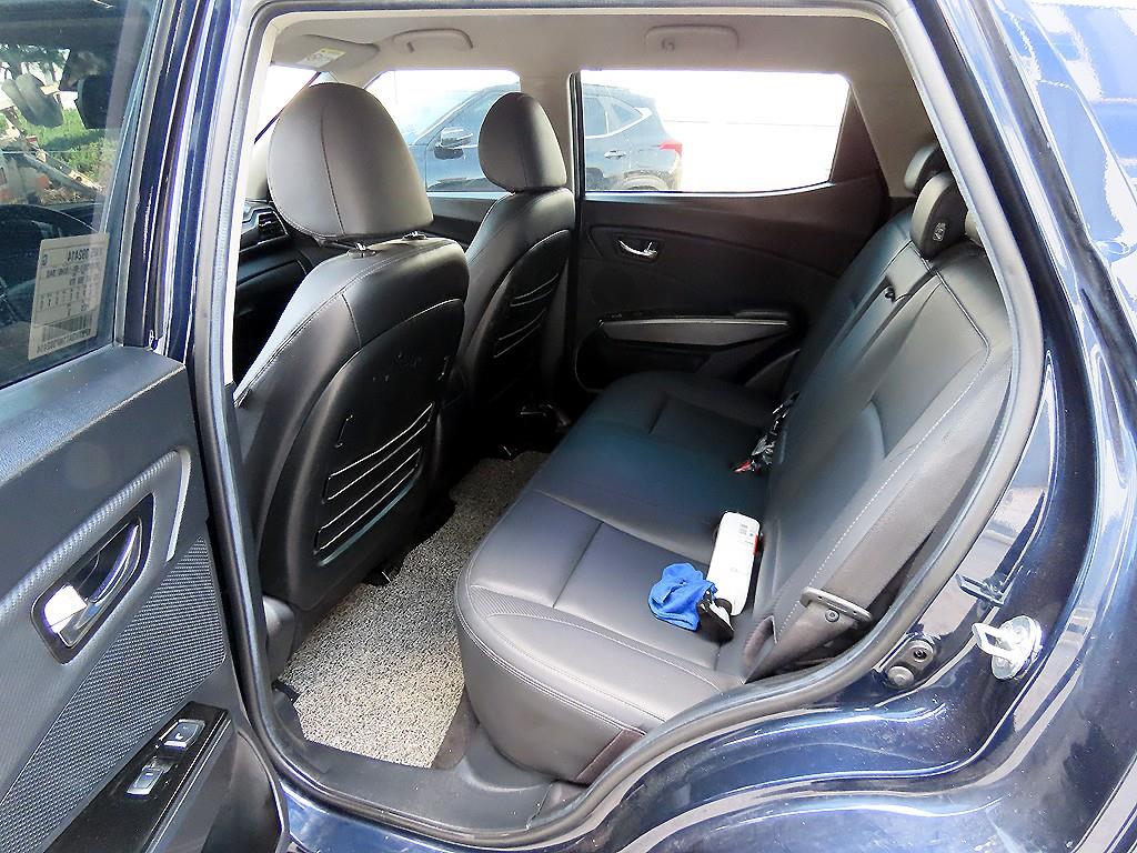 Ssangyong Tivoli - Vista 6