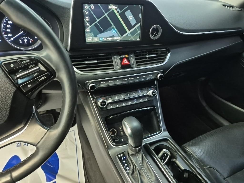 HYUNDAI Grandeur - Vista 10