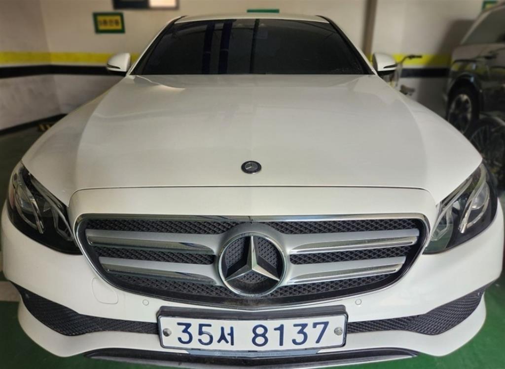 Mercedes Benz E class 2017 Blanco - Importación desde Corea - HF Imports Iquique - Foto 1
