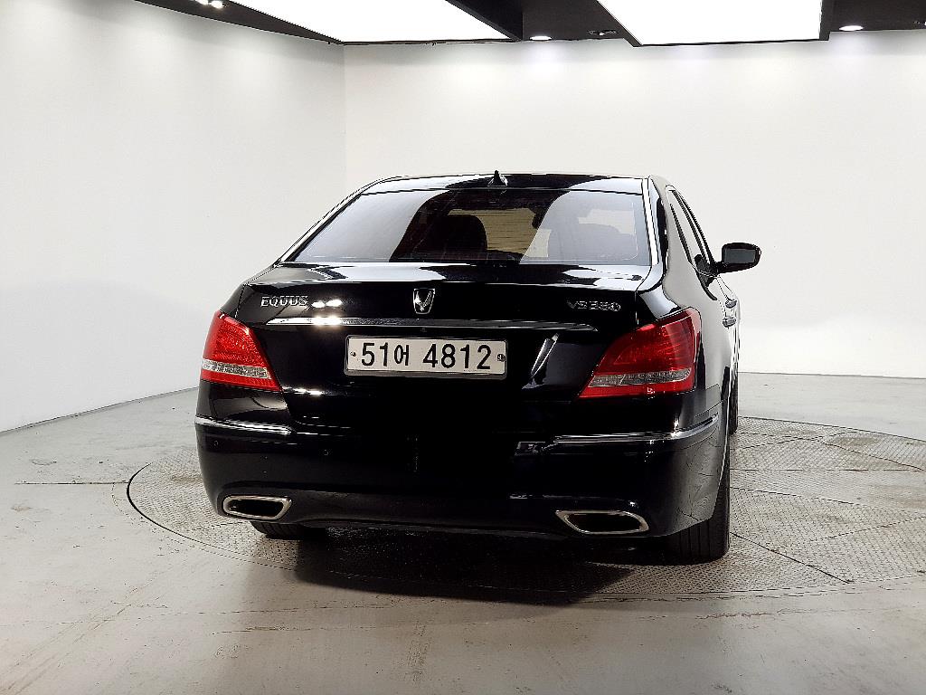 HYUNDAI Equus - Vista 3