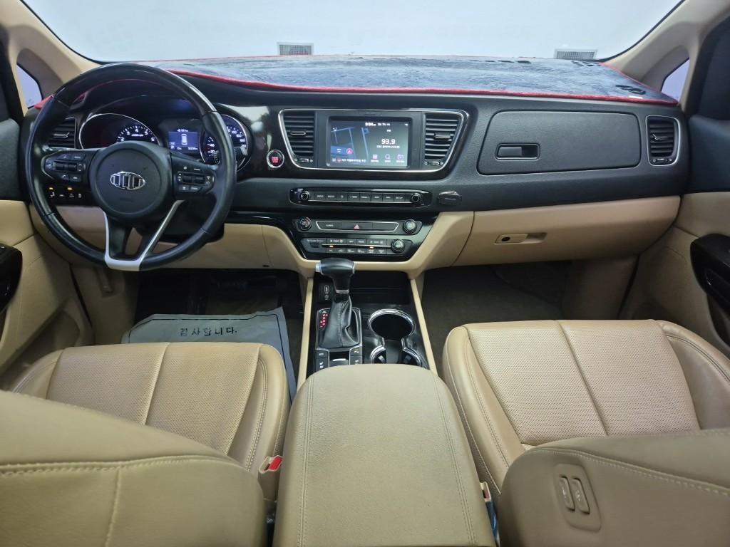 KIA Carnival - Vista 7