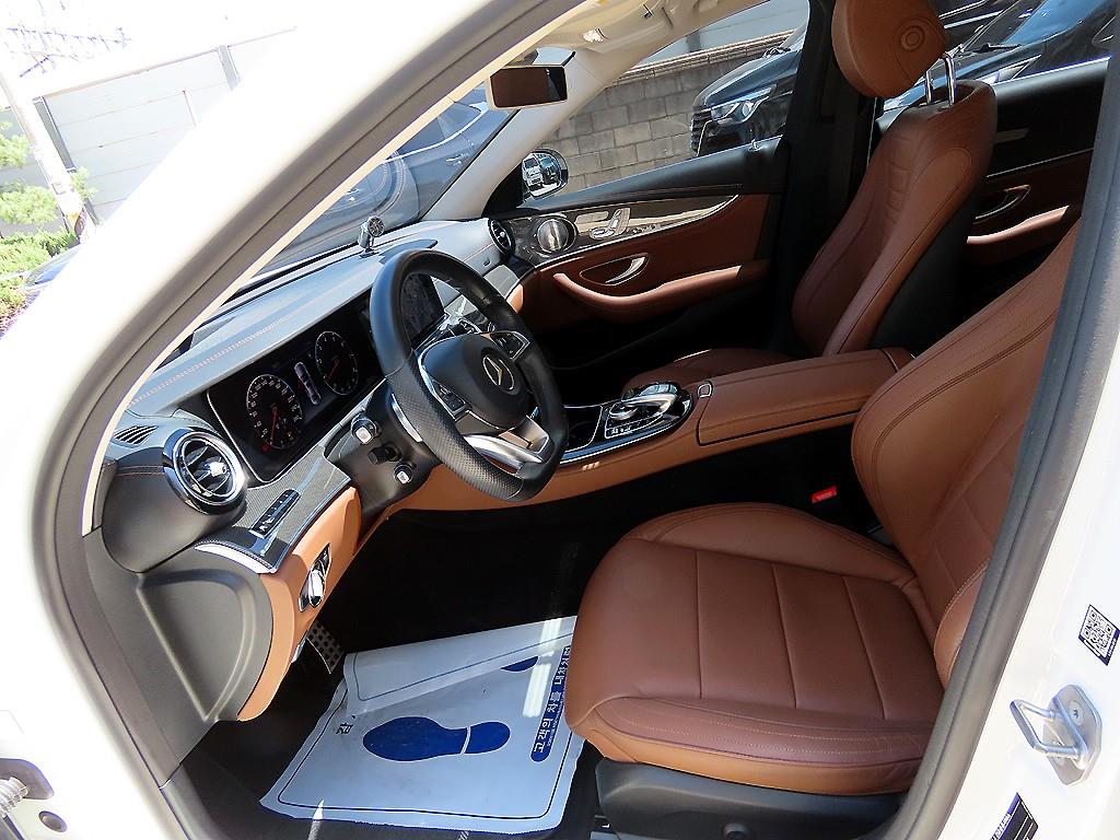 Mercedes Benz E class - Vista 5
