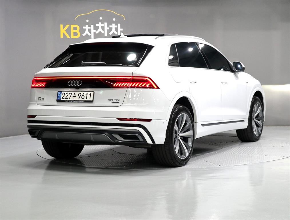 Audi Q8 - Vista 3