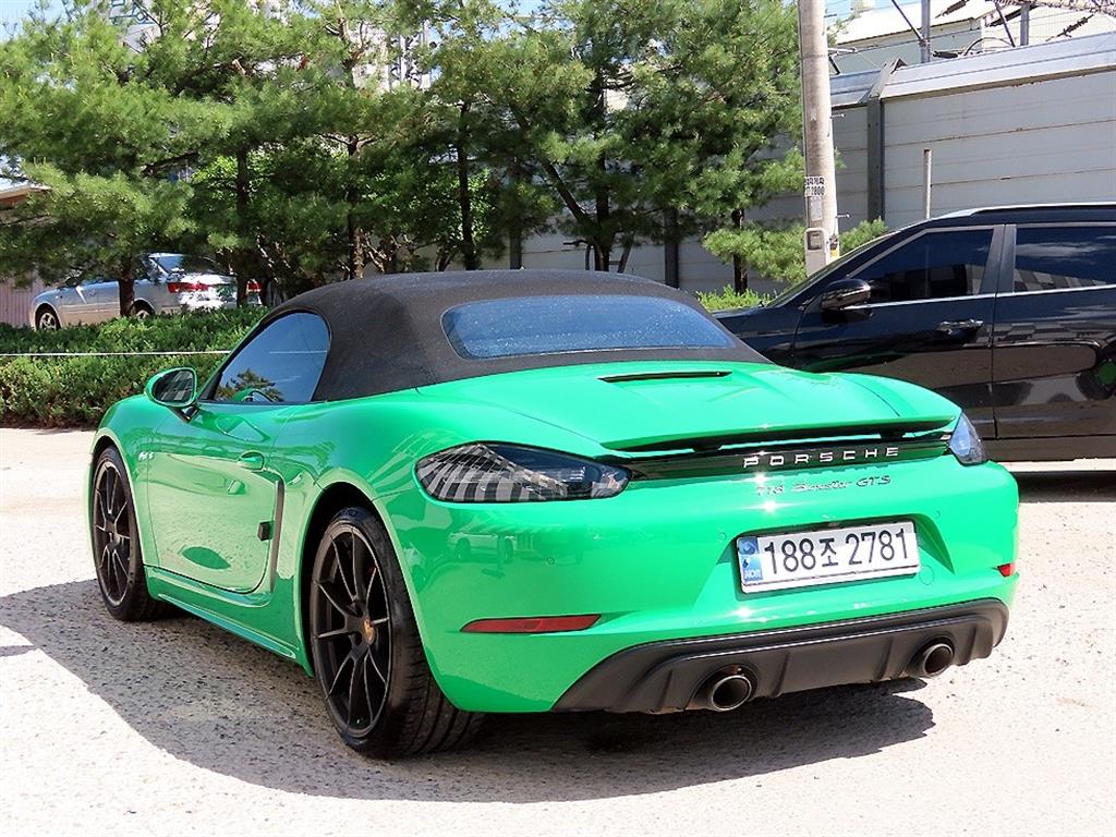 Porsche 718 - Vista 3