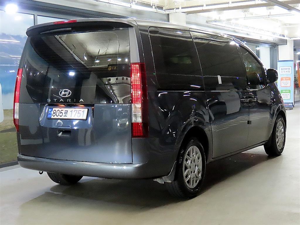 HYUNDAI Staria - Vista 4