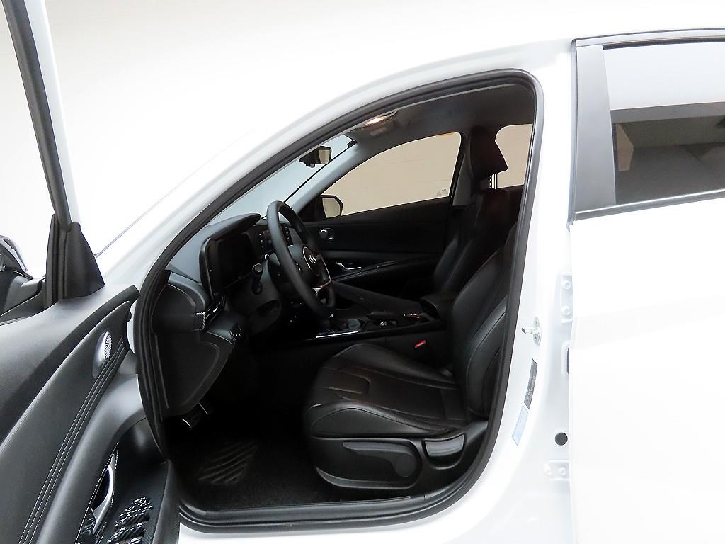 HYUNDAI Avante - Vista 12