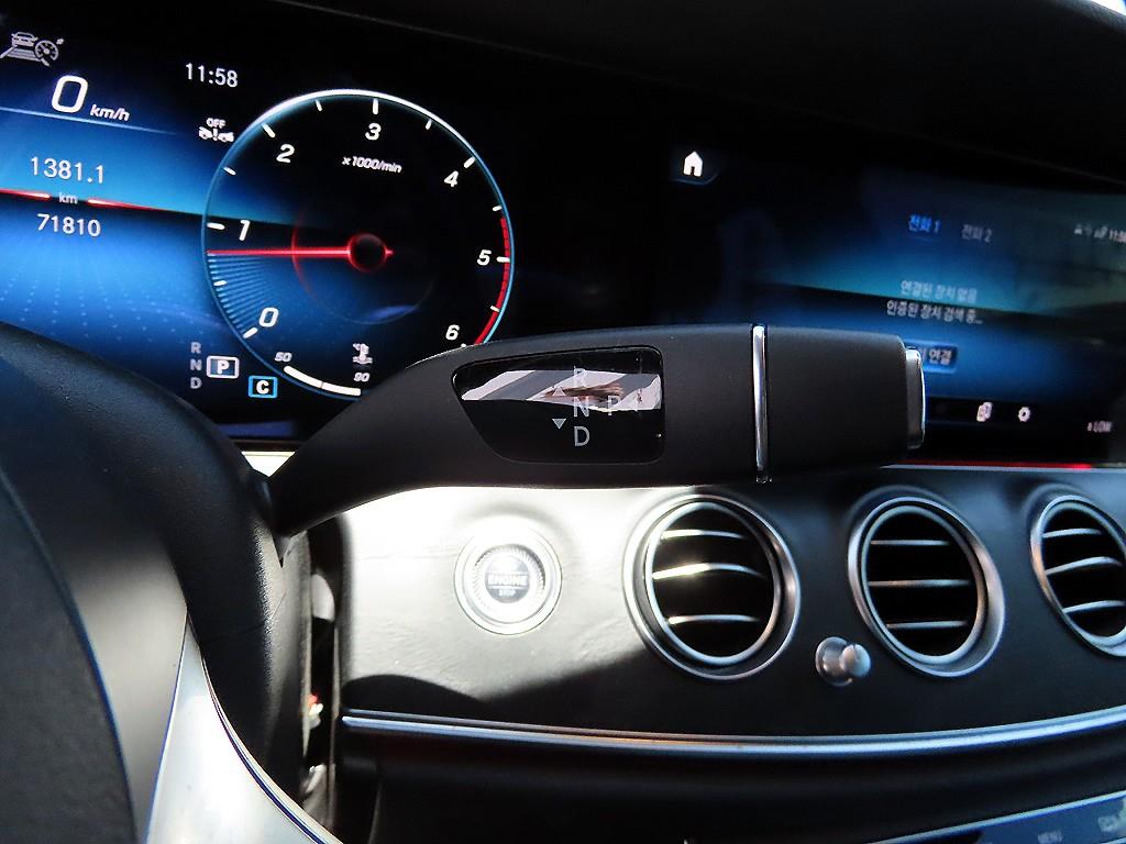 Mercedes Benz E class - Vista 12