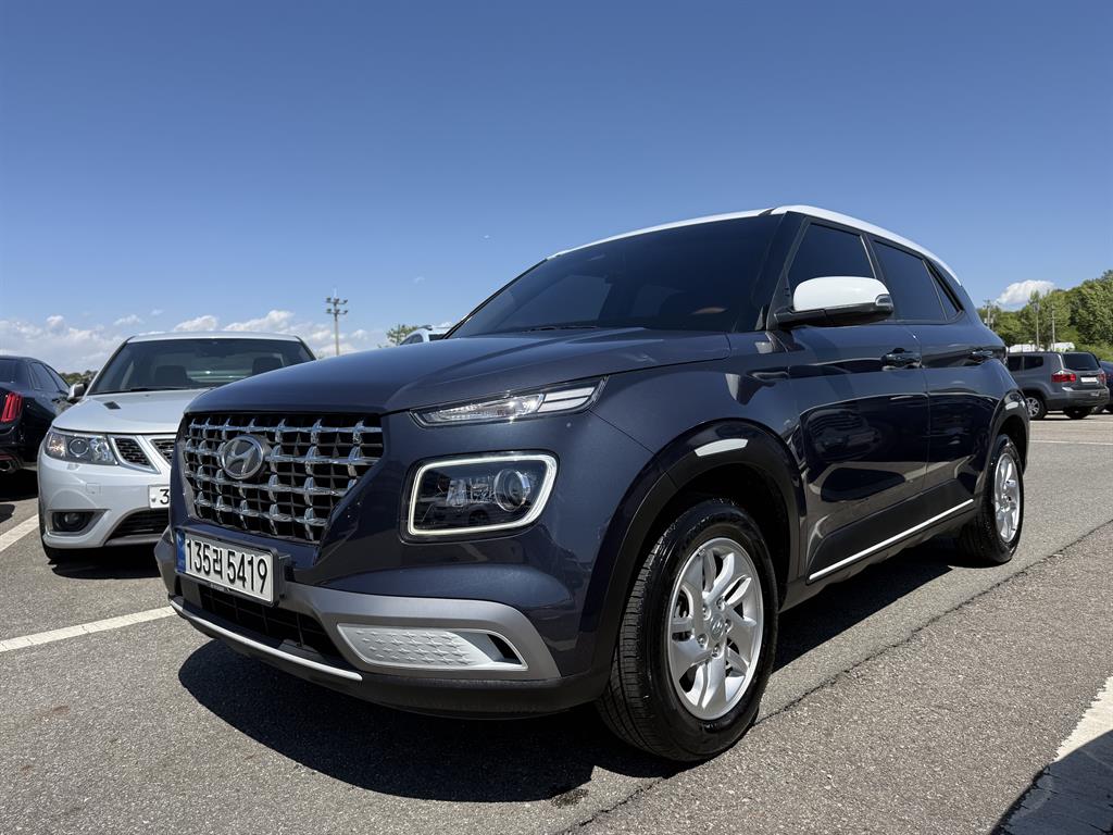 HYUNDAI Venue - Vista 2