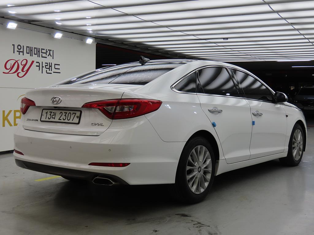 HYUNDAI Sonata - Vista 3