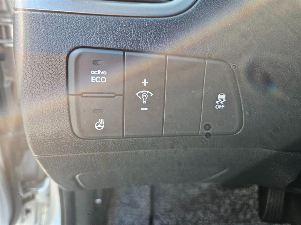 HYUNDAI Avante - Vista 12