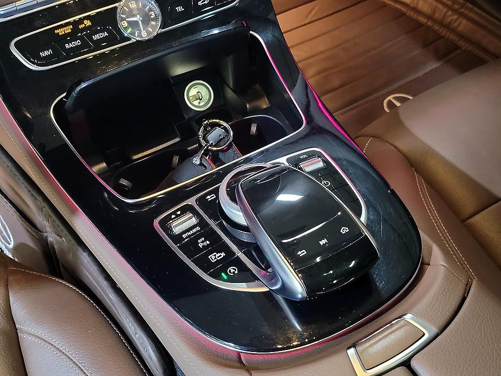 Mercedes Benz E class 2017 Blanco - Importación desde Corea - HF Imports Iquique - Foto 17