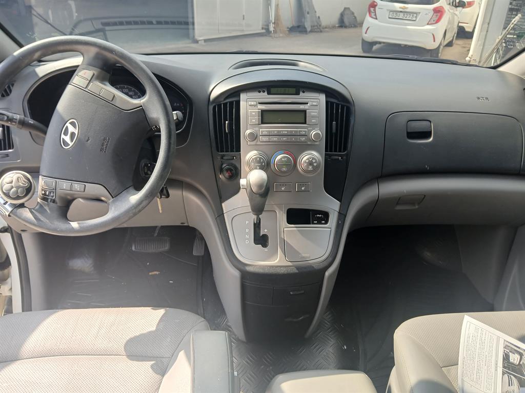 HYUNDAI Starex - Vista 11