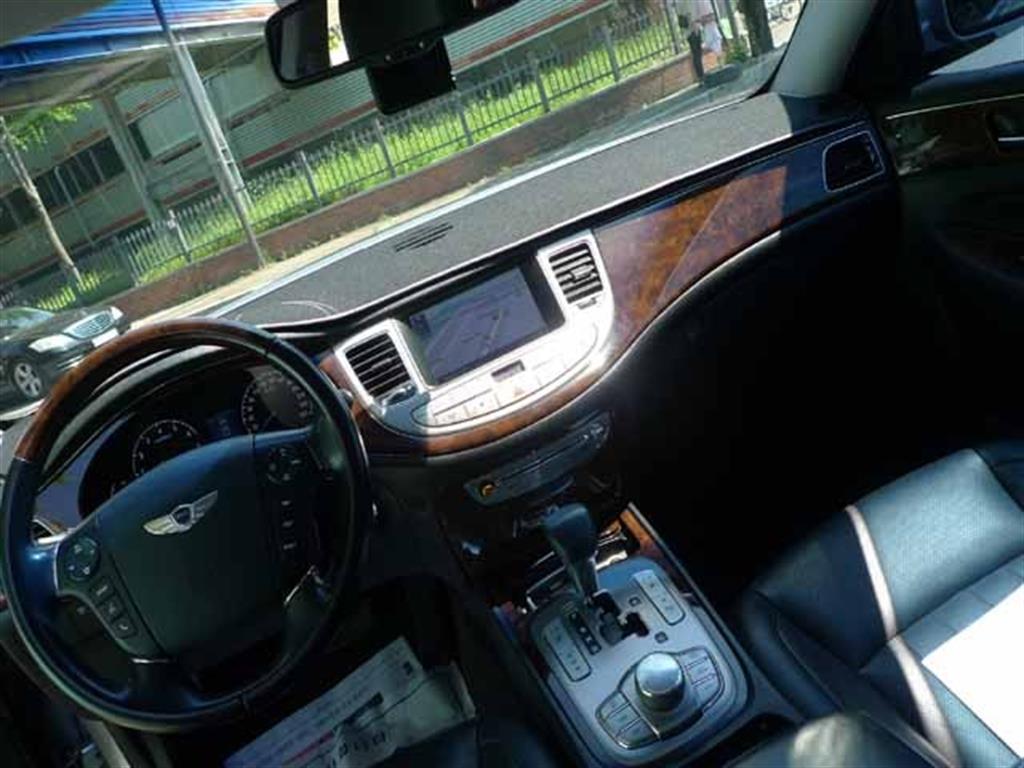 HYUNDAI Genesis - Vista 9